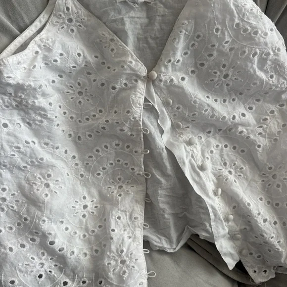 Size small cotton top - Picture 3 of 4